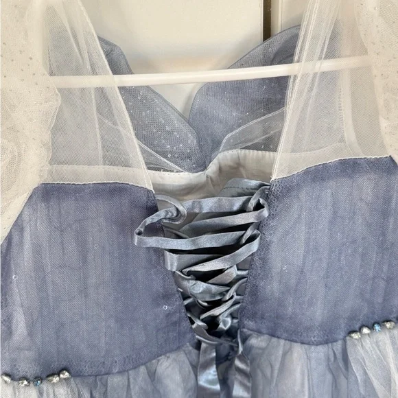 Elegant Blue and White Gown for Girls - Picture 5 of 5